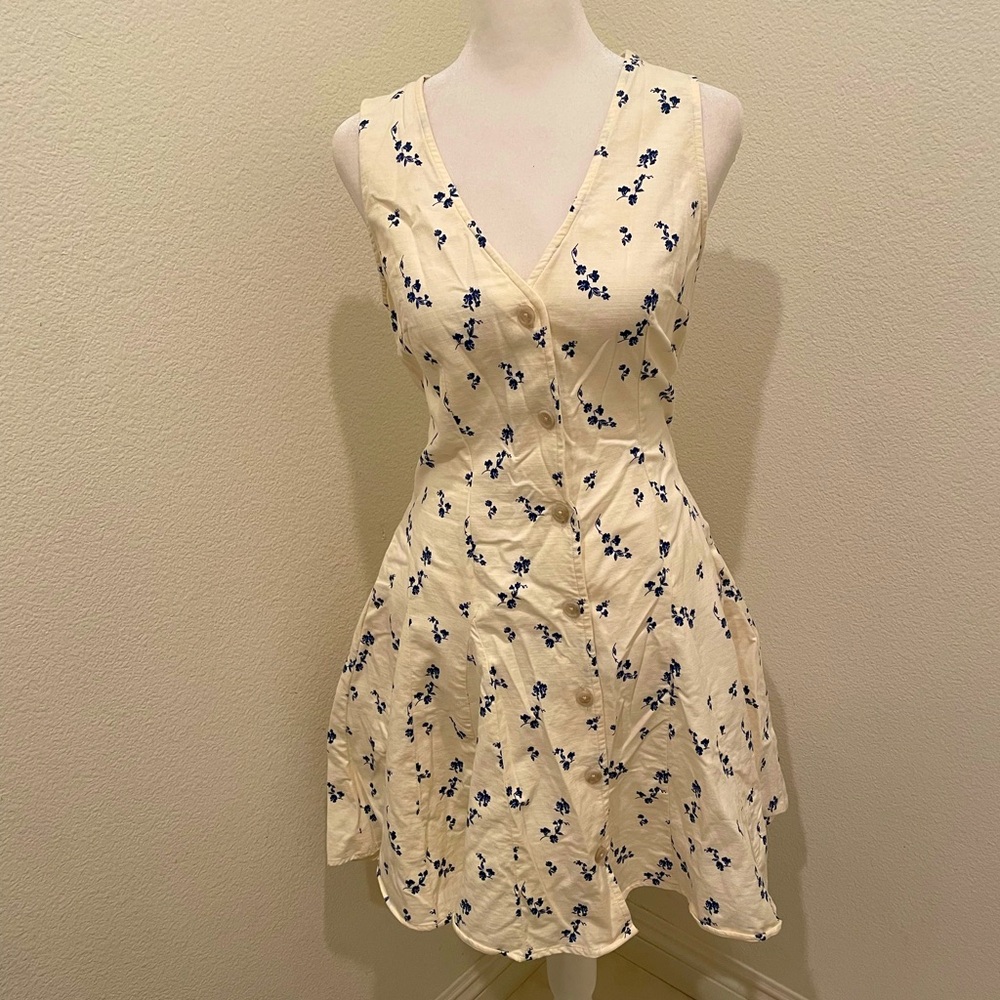 Universal Thread Sleeveless Button-Front Floral Dress Cream/Blue Women’s Small